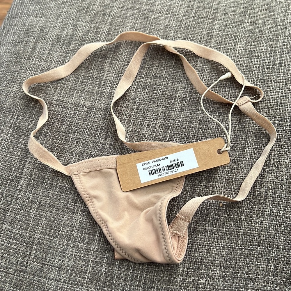 Skims Micro Thong - Picture 5 of 6